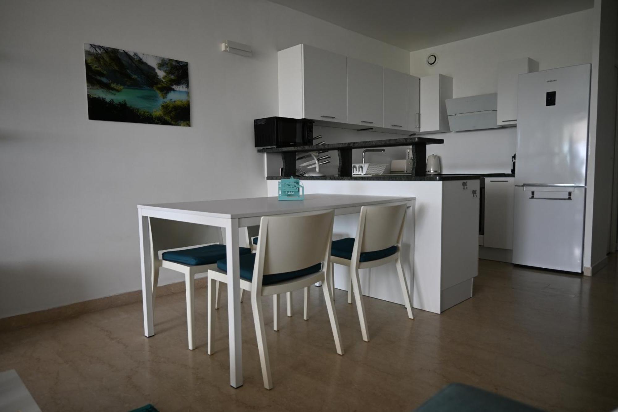 Apartment Le Dauphin Climatisation Fibre 4 Personnes