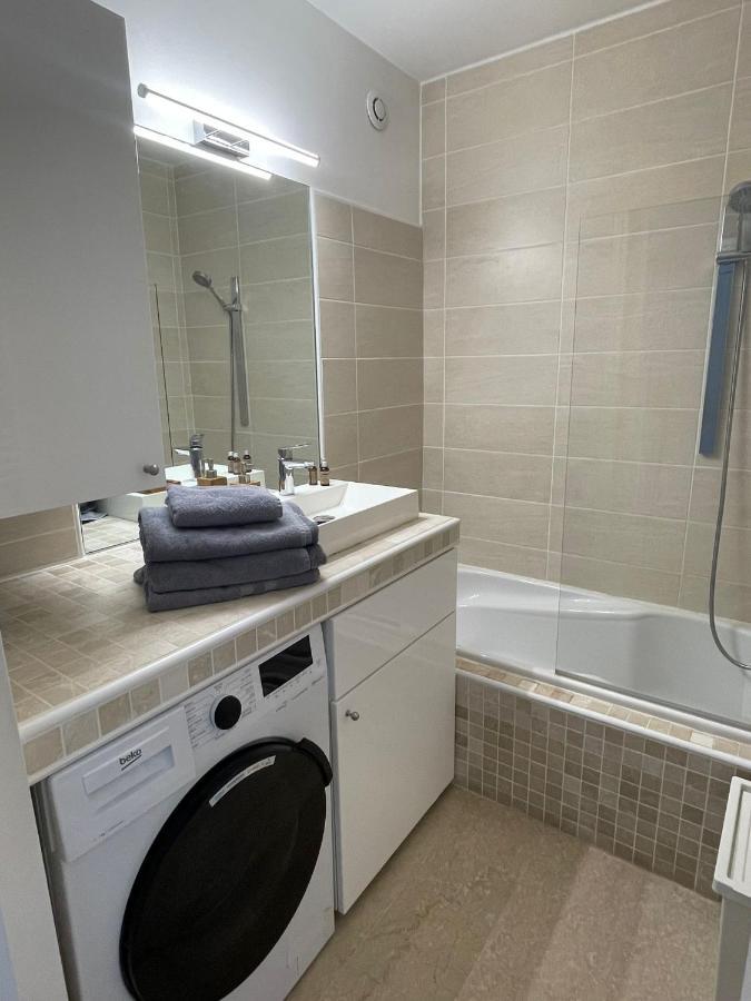 Le Dauphin Climatisation Fibre 4 Personnes Apartment