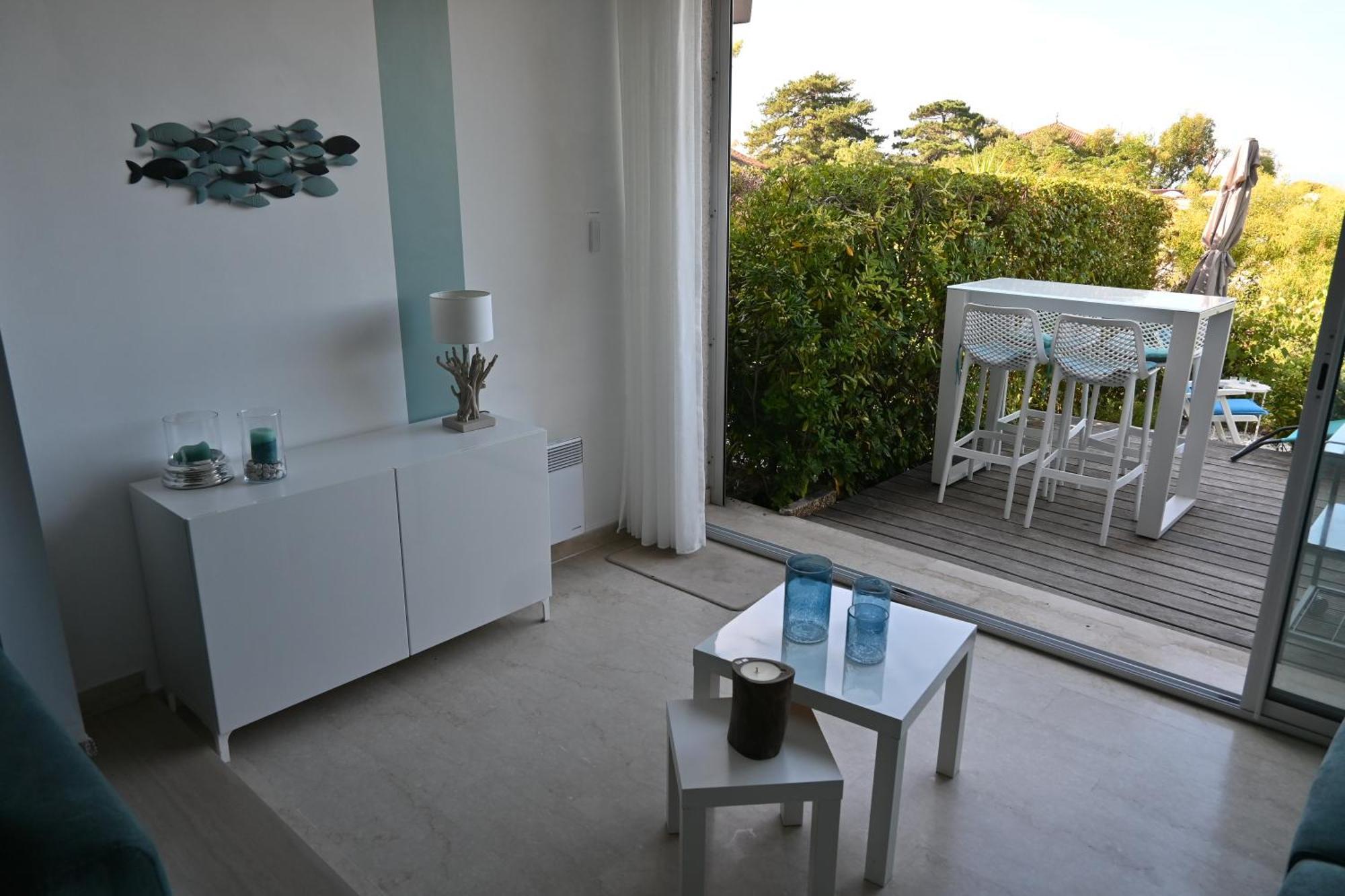 Apartment Le Dauphin Climatisation Fibre 4 Personnes *